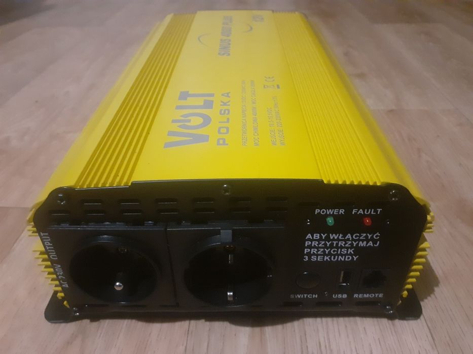 Інвертор Volt Polska SINUS PLUS 4000 12V/230V 2000/4000W чистий синус