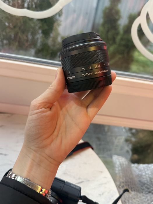 Canon M200 15-45mm stm