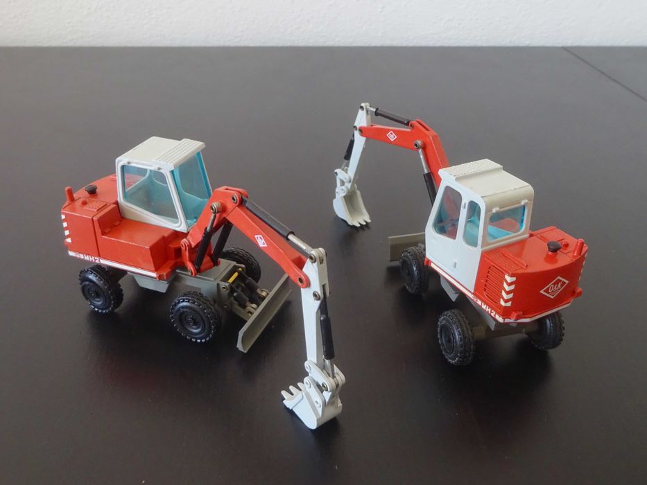 Lote de Miniaturas 1:50 O&K da Conrad e NZG