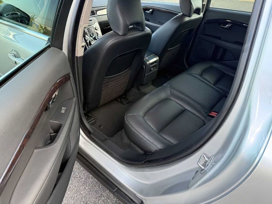 Volvo XC70      2016