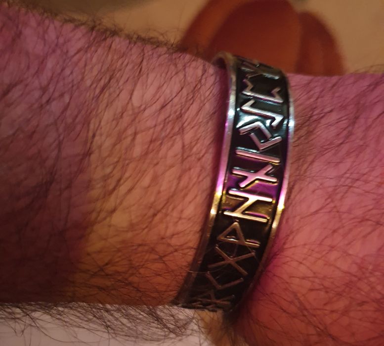 Магические Руны. Оберег ! Красивая, массивная вещь Отличный подарок.