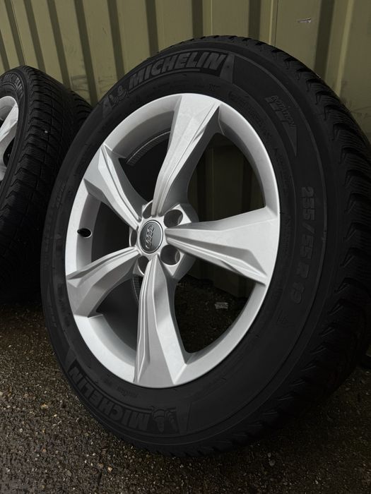 Диски Audi Q5 R19 зі зимовими шинами Michelin 4.5mm