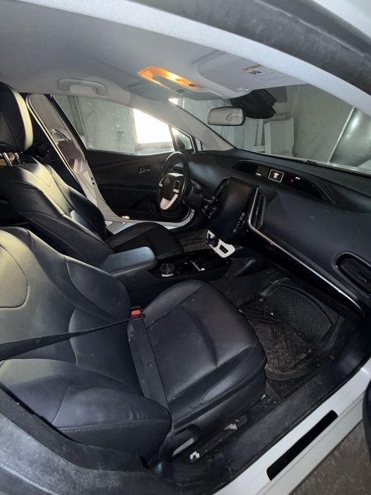 TOYOTA PRIUS 2017