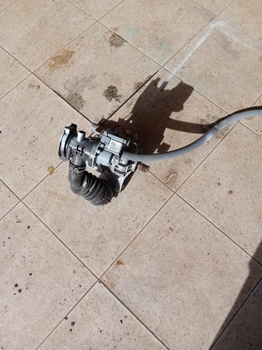 Bomba de água  Máquina de lavar roupa
INDESIT
MODELO PWC 71272W