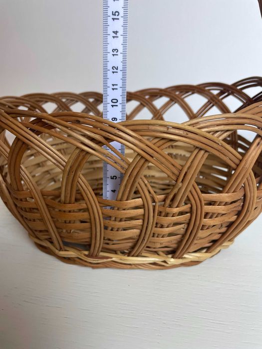 Koszyk wiklinowy wys 9cm, szer 20cm, dł 24 cm