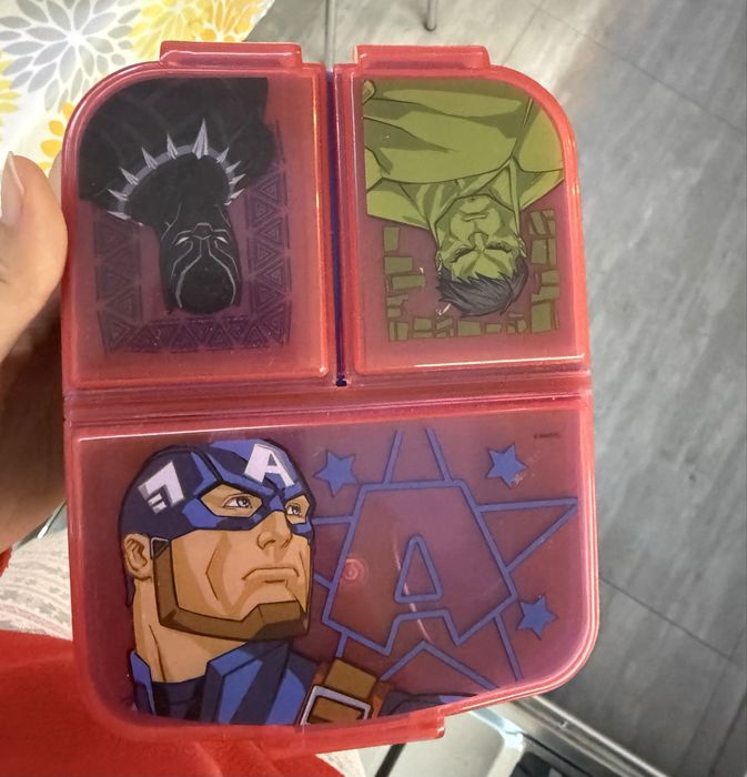 Lancheira Avengers com divisórias - Hulk, Black Panther e Captain America