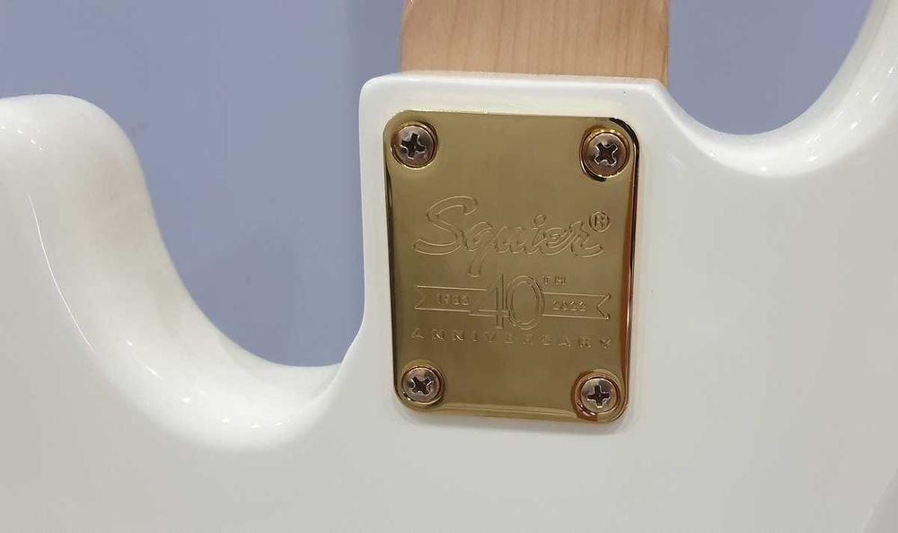 Fender Squier 40th Anniversary Jazz Bass Gold Edition, Olympic White