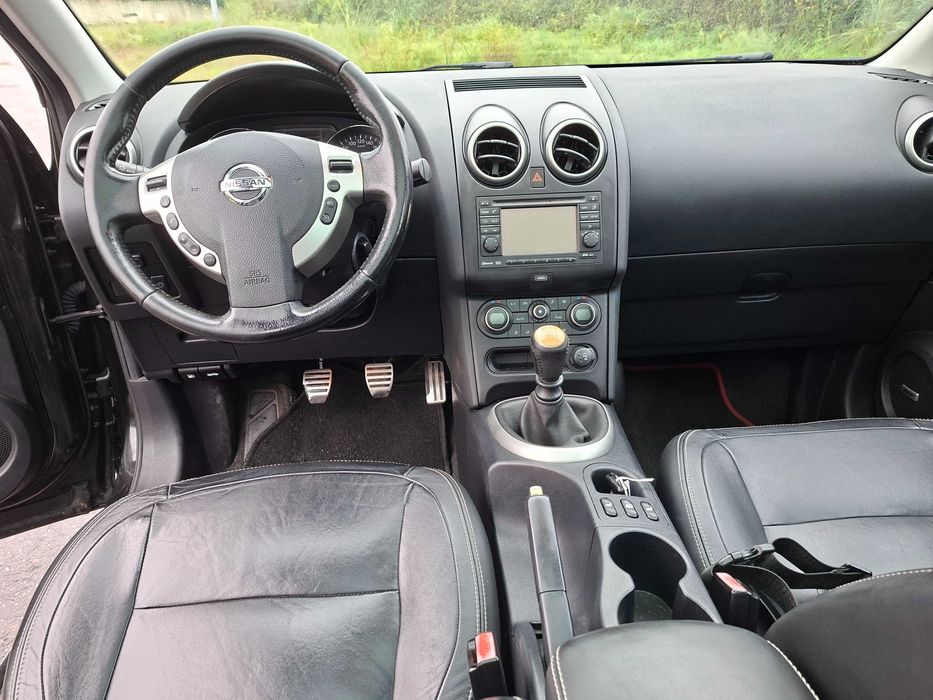 nissan qashqai com pele e teto