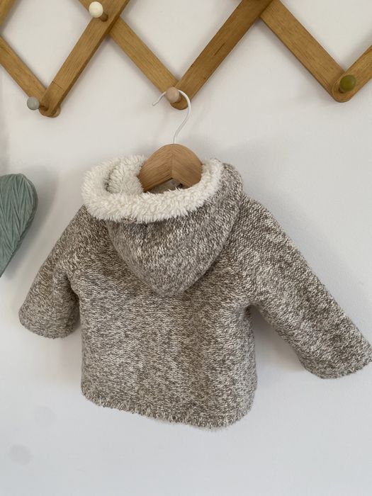 Sweter kurtka zara 68 beżowy brązowy na futerku na guziki