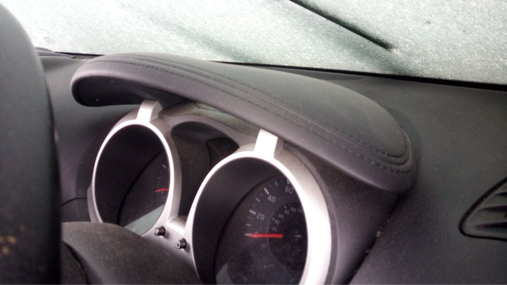 Верхня накладка козирьок спідометра приборки Nissan Juke F15 2010-2019