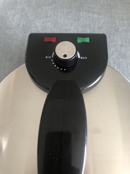 Vendo maquina de assar crepes, panquecas e apas nova