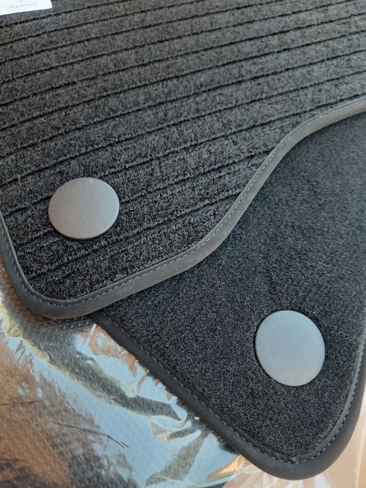 Коврики велюрові Mercedes Benz w211 w212 w213 w214 w204 w205 w166