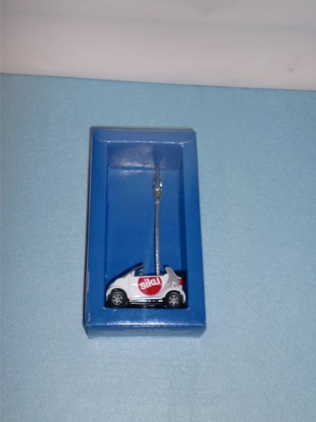 Siku Smart 1:87 com porta-notas