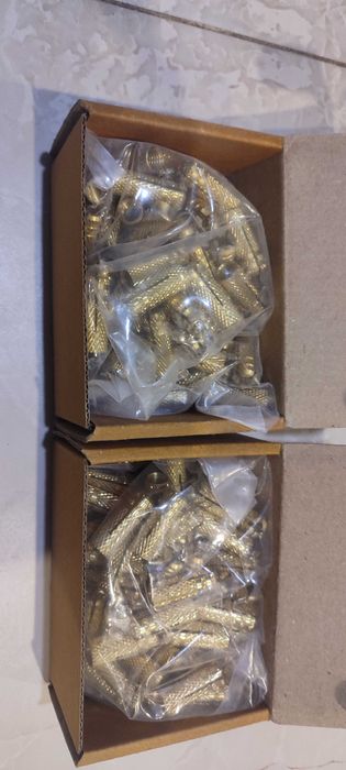 Дюбель 10х28/М8 латунь.