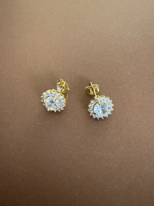 Brincos Semijoia banho ouro flor cravejada com zirconia