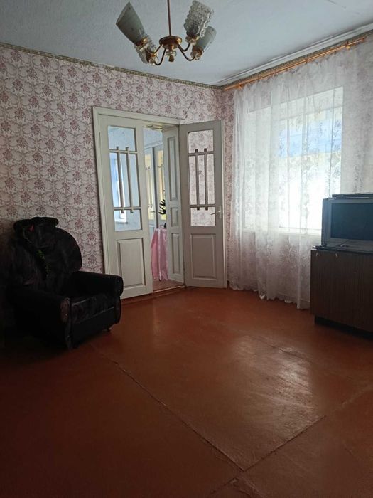 Продам будинок у селі Кулевча з двором, літньою кухнею, огорожею та усім необхідним для проживання