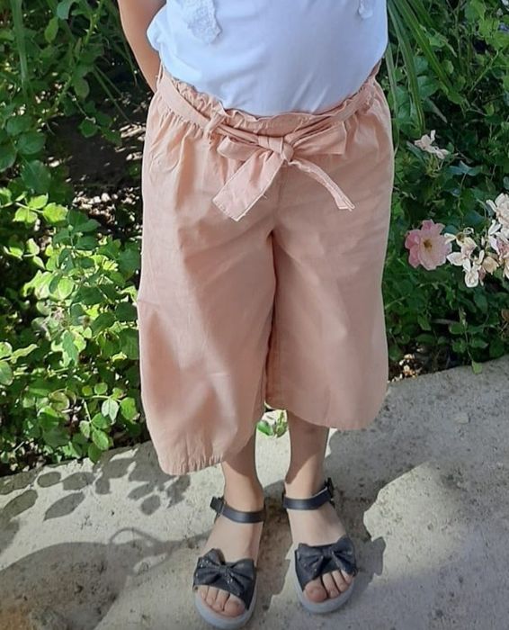 Szerokie, modne eleganckie spodnie 3/4, 8-9 lat