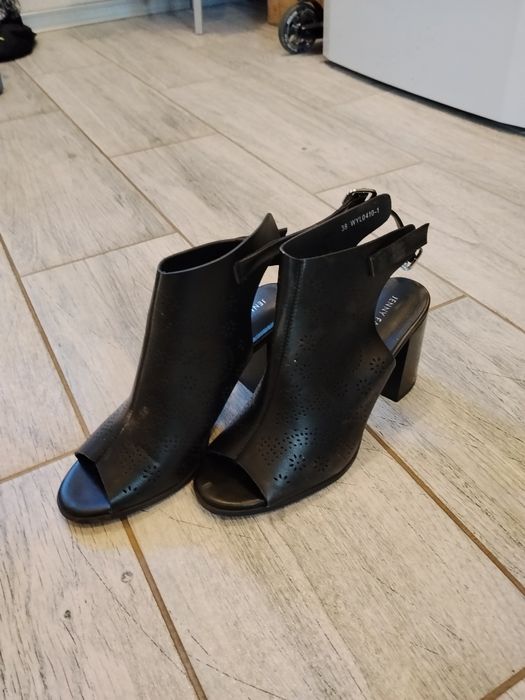 Buty damskie na opcasie