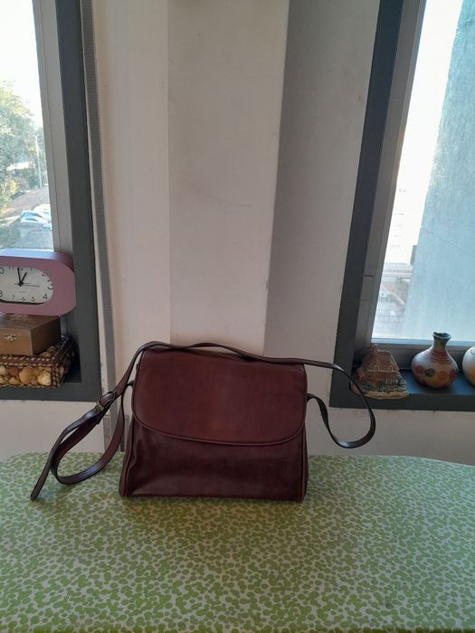 Vendo Mala de Senhora muito bonita como nova