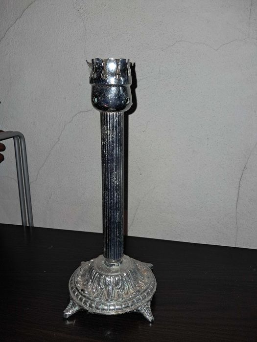 Castiçal em metal 3€