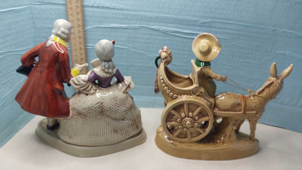 Статуэтки Барочная пара и девочка на колеснице Германия Липелсдорф .