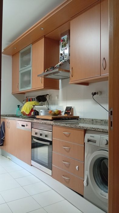 Cozinha equipada moveis e eletrodomésticos