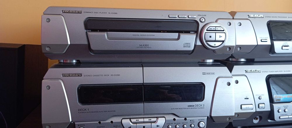 Wieża technics srebrna