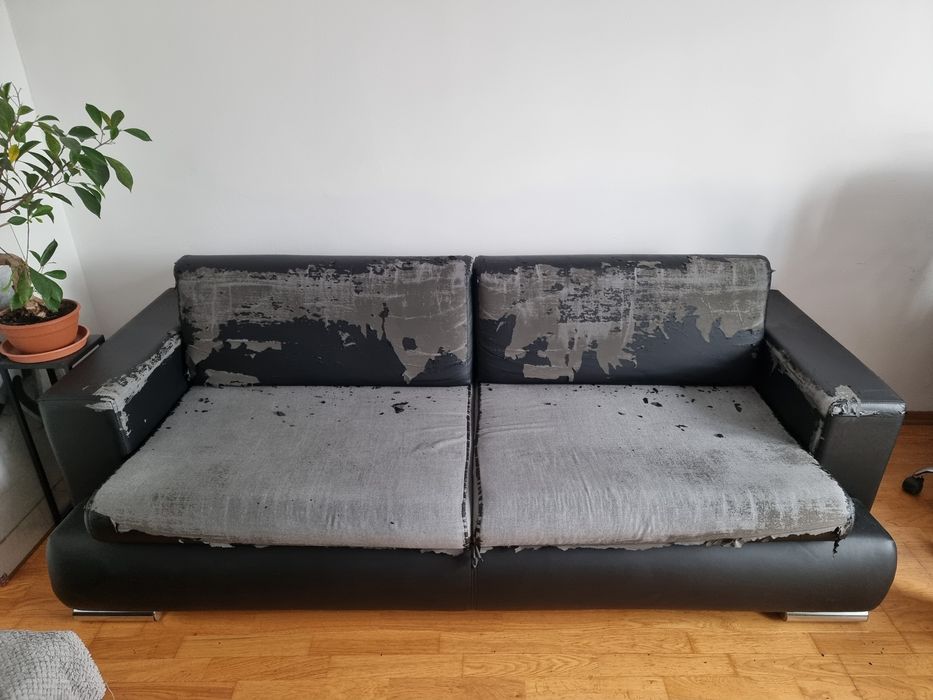 Sofa czarna z funkcją spania ekosķóra