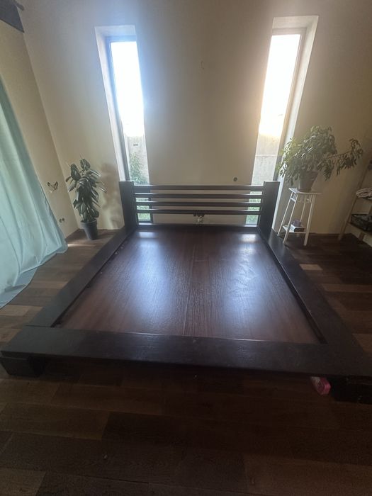 Продам кровать из массива ясеня.