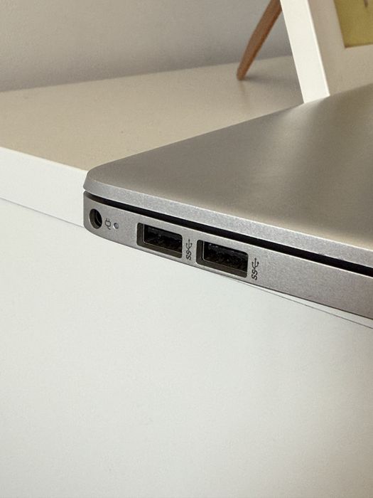 Computador Portátil HP 15.6'  16GB Ram | 512 GB Memoria | Processador Ryzen 7 5700