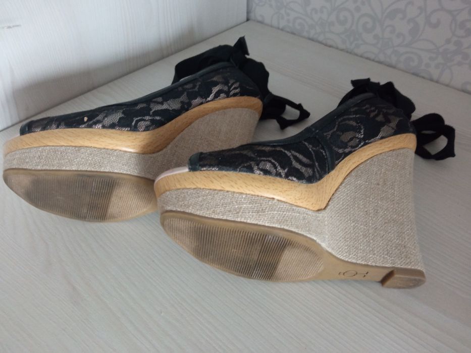 Туфли с открытым носком