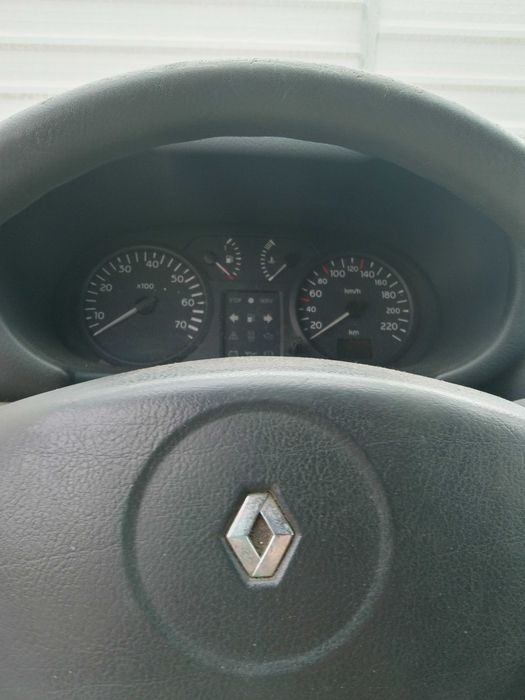 renault clio 1.2  2001