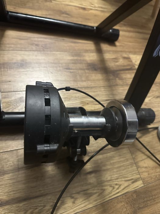 trenazer rowerowy Crivit