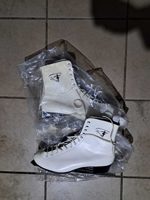 Łyżwy figurowe białe damskie 27 (42) - nowe