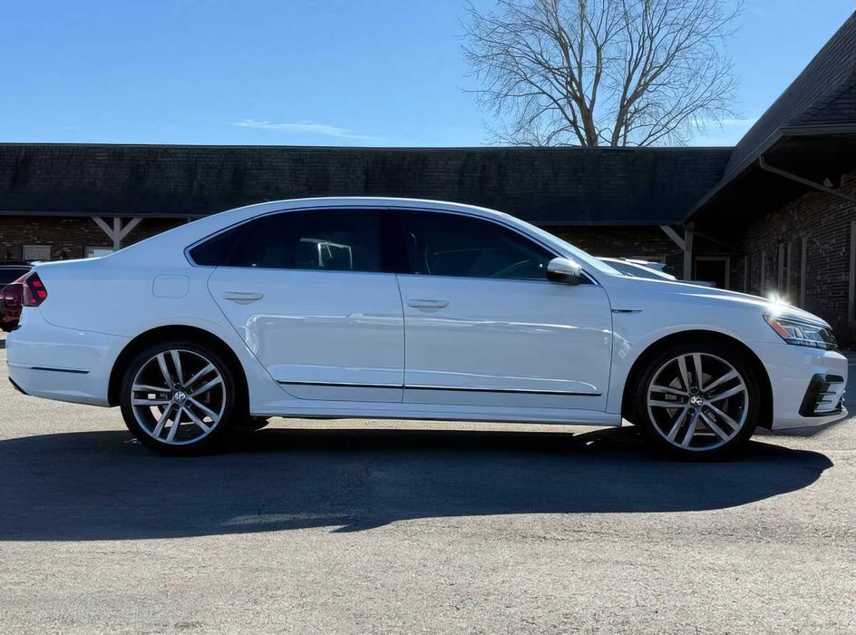 Volkswagen Passat SE R-Line      2019