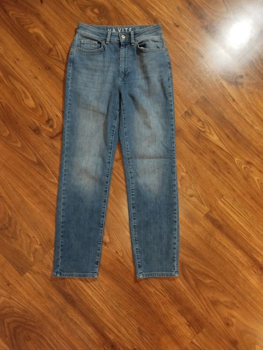 Jasne jeansy damskie