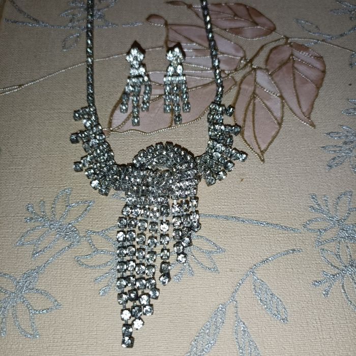 Чокер намисто буси кулон на подарунок гортайте фото