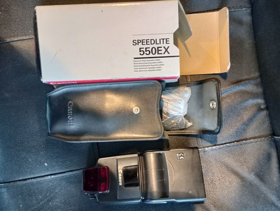 Canon Speedlite 550ex z pokrowcem i pudelkiem