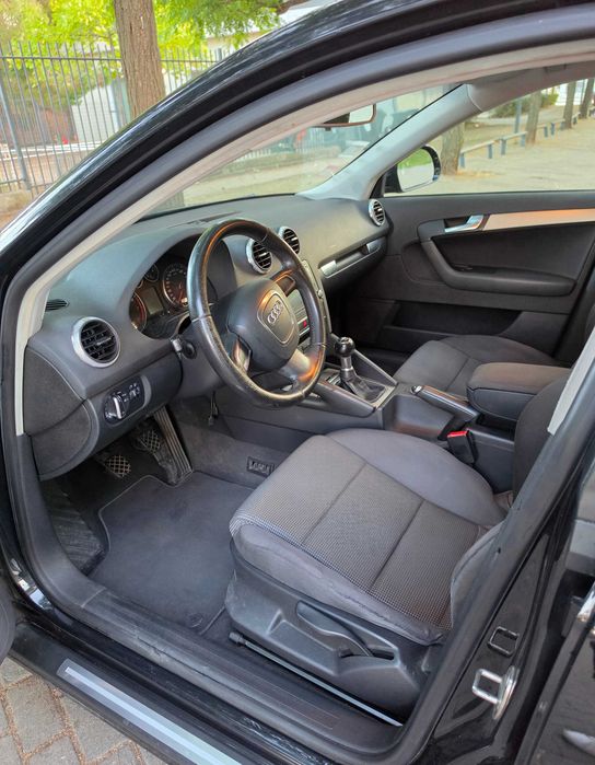 Audi A3 Sportback 1.4 TFSI Ambition (Equipado com CarPlay/Android Auto)