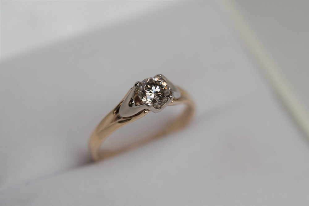 Pierścionek 585 zaręczynowy z diamentem gray 0,51 CT VS1 R13 Certyfika