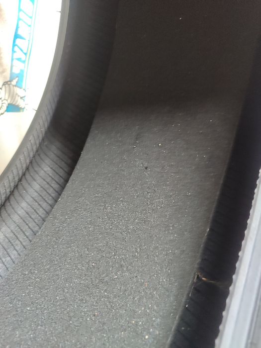 Шини bridgestone 255 35 r21 літо 23-й рік