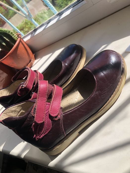 Ортопедичне взуття для дівчинки