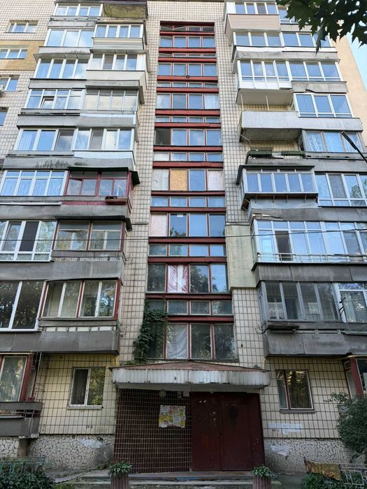 1 кімнатна квартири в 10 хв. від метро Житомирська, пр-т Берестейський 116а