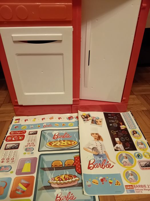 Barbie deluxe kitchen