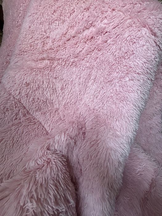 Пухнаста ковдра травичка рожева