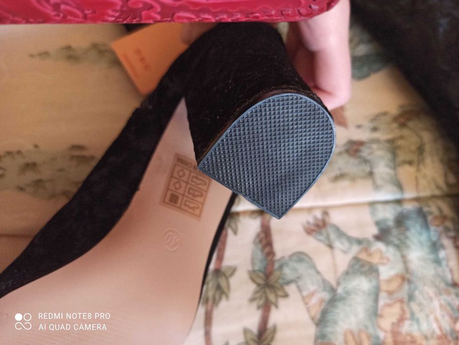 Botas novos com etiqueta