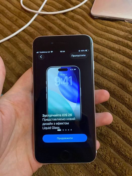 iPhone SE 2020 на 64 гб