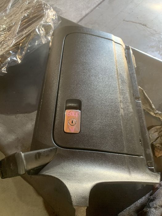 Porta luvas vw golf V