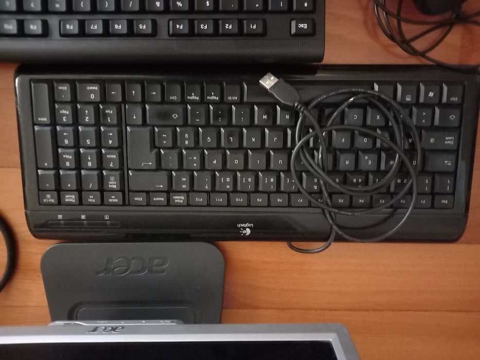 Conj. Monitor, teclados e ratos