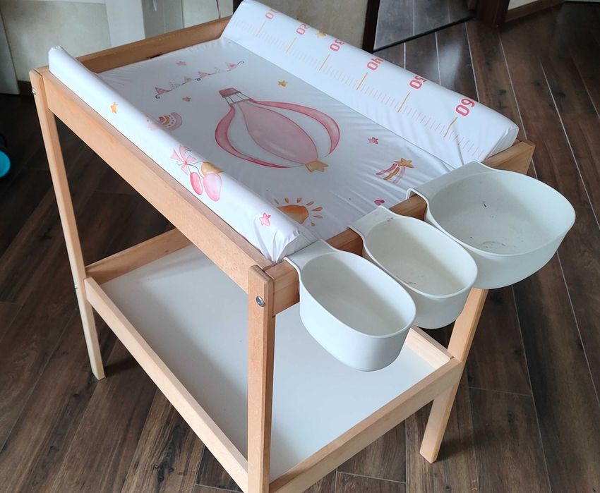 Przewijak/przebierak drewniany z akcesoriami